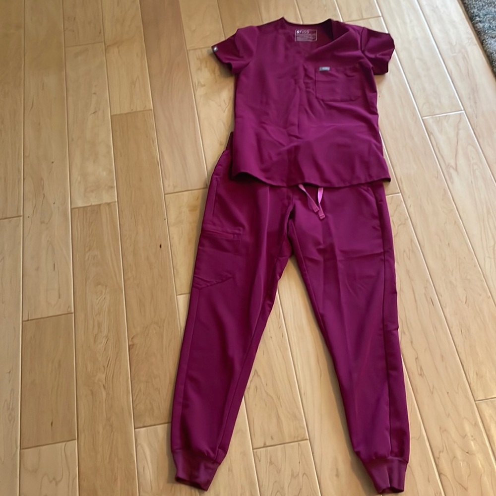 Figs scrubs set